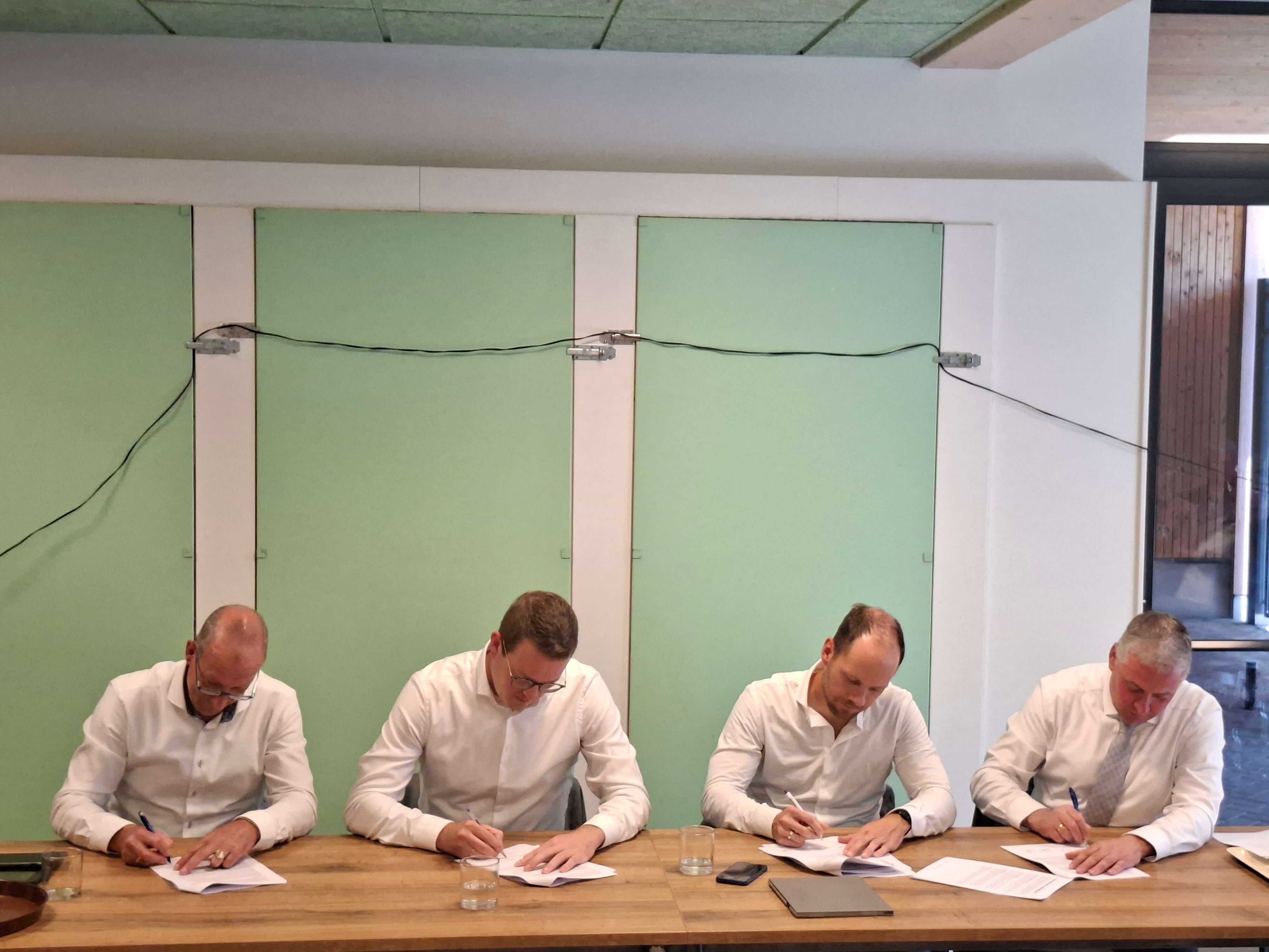 Ondertekening van het coalitieakkoord door de SGP, CDA, CU, BBB